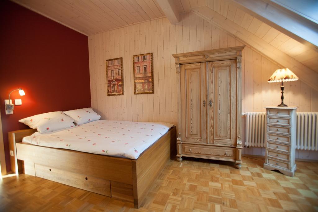 Gaestehaus Craintaler Muehle B&B Креглинген Стая снимка