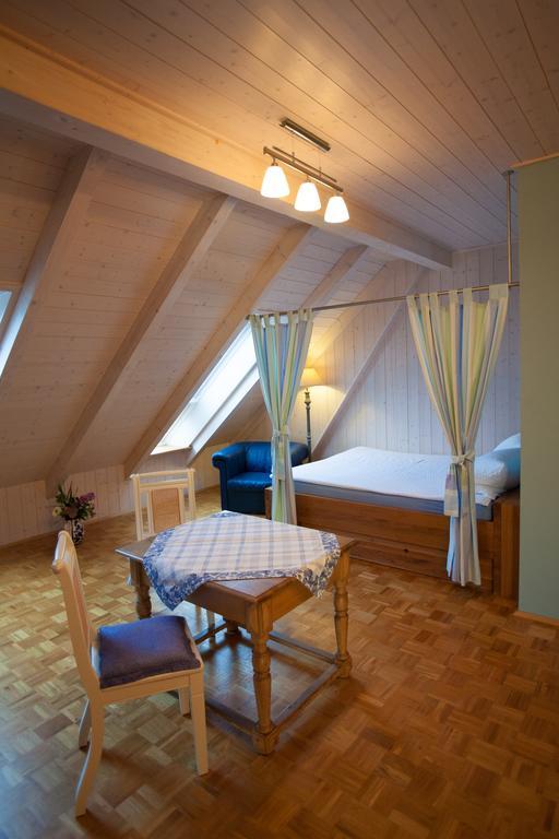 Gaestehaus Craintaler Muehle B&B Креглинген Стая снимка