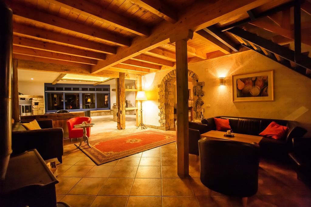 Gaestehaus Craintaler Muehle B&B Креглинген Екстериор снимка